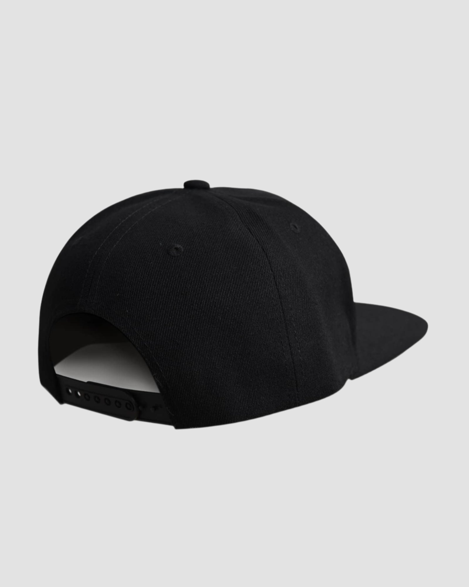 Back view of the ‘Men’s Chillin Snapback’ in One Size, highlighting the adjustable snapback feature and the color scheme of Black.