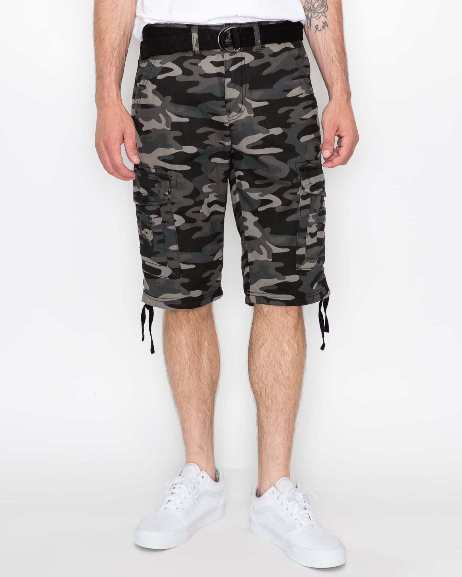 Men’s Delano V2 Twill Cargo Shorts detail view