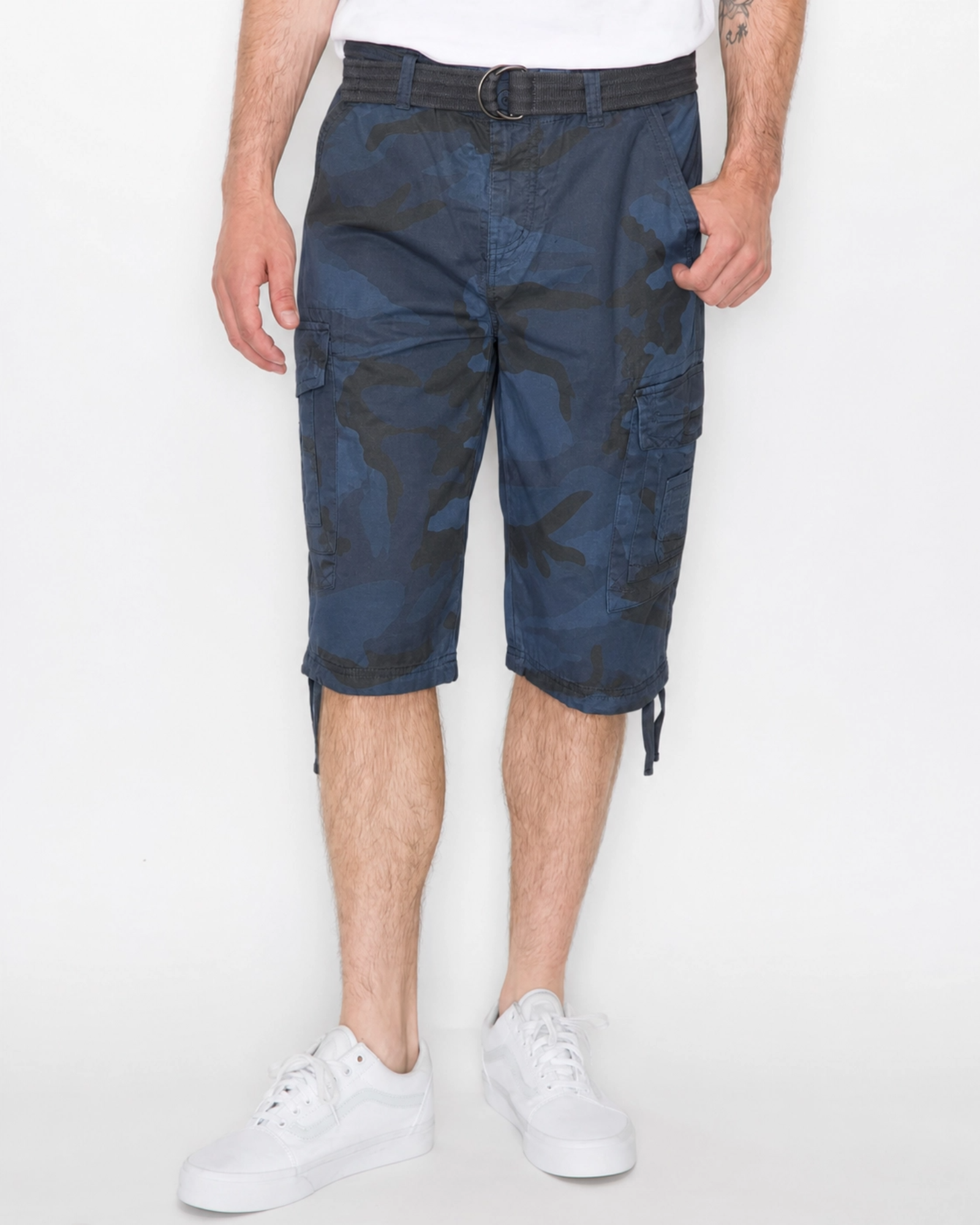 Men’s Delano V2 Twill Cargo Shorts detail view