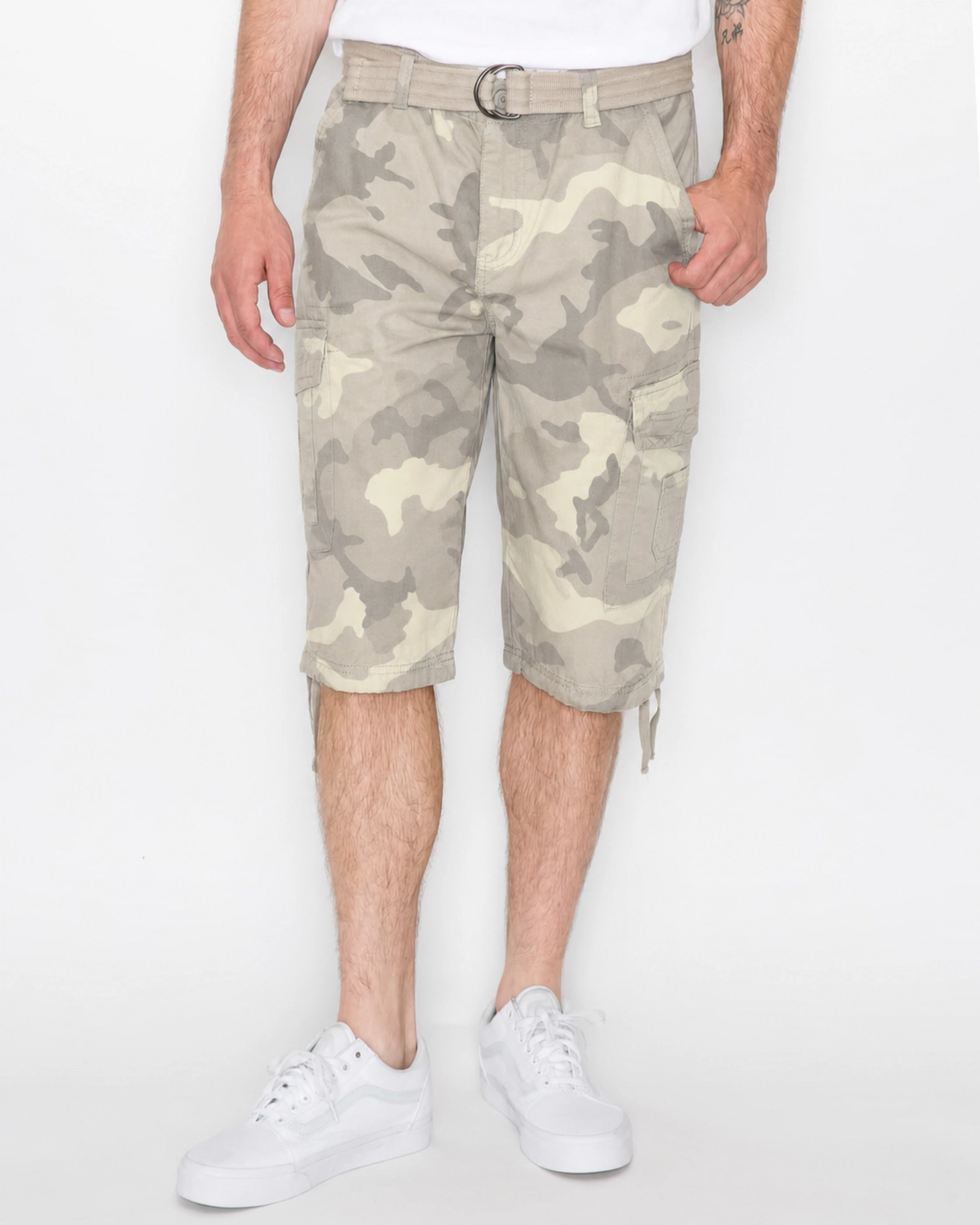 Men’s Delano V2 Twill Cargo Shorts detail view