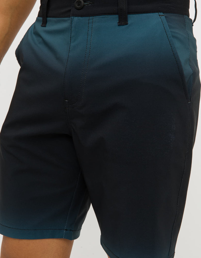 Mens 4 way stretch dusty gradation hybrid shorts in Deep Blue hand pocket 