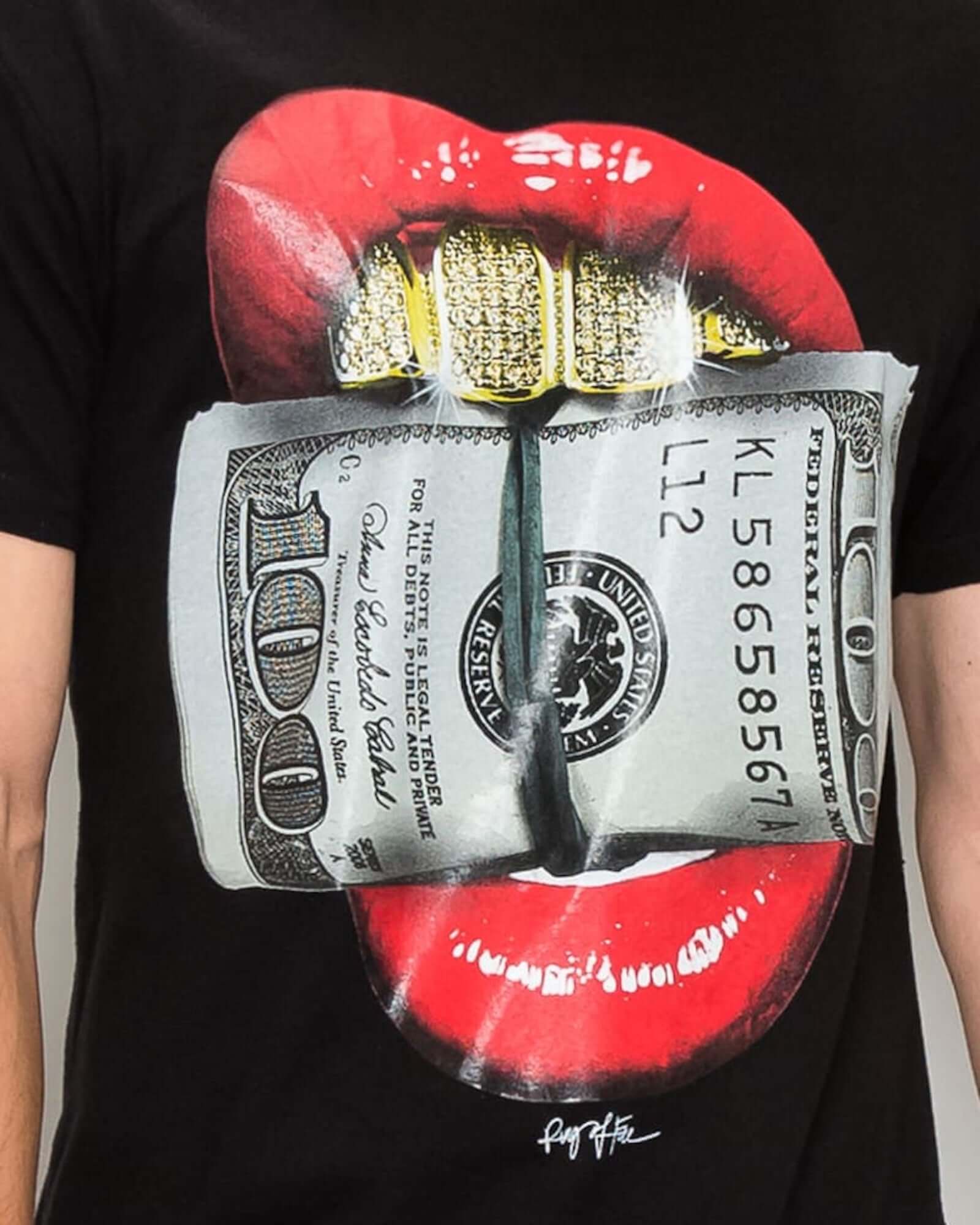 Mens lip and cash graphic tee in Black