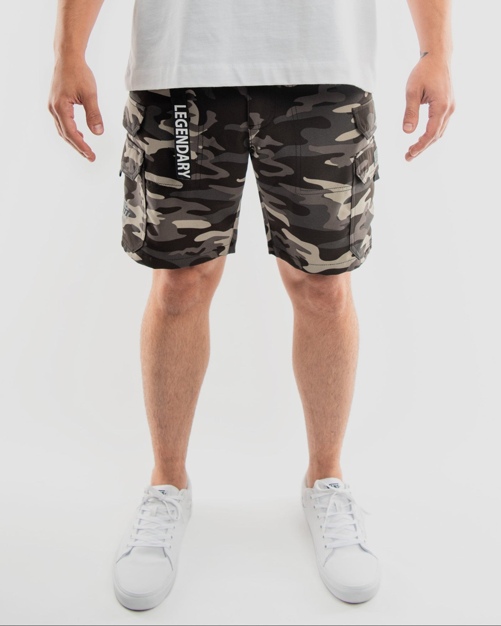 Shop Nike NSW Club Flow Shorts FV5661-365 green | SNIPES USA